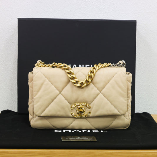 Pre-owned Chanel 19 Lambskin AS1160 Beige Chain Shoulder Bag  | Luxe Again Maison