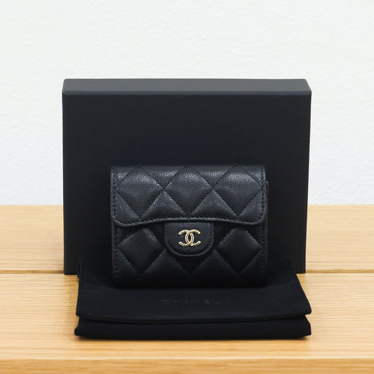 Pre-owned Chanel Black Quilted Caviar Classic CC Card Holder on Chain | Luxe Again Maison