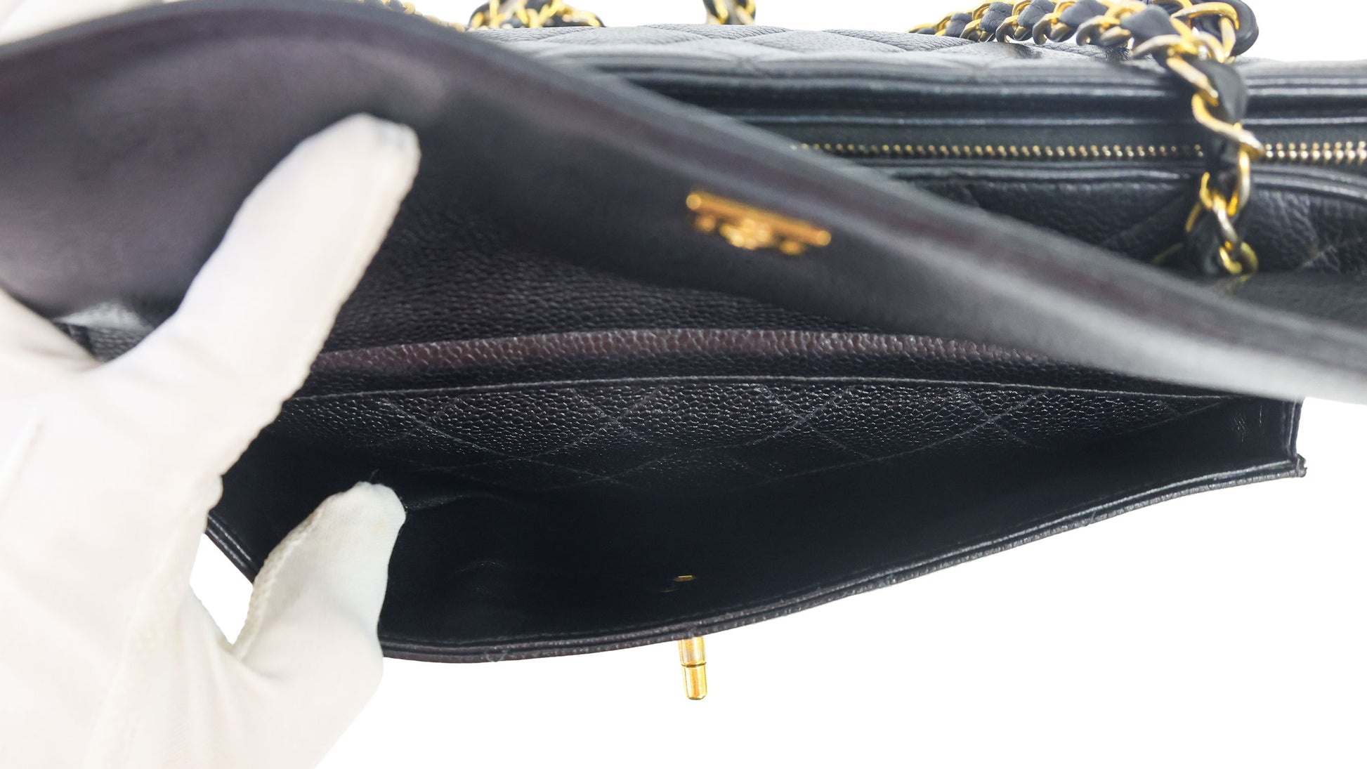 Preloved vintage CHANEL Matelasse Caviar Skin Chain Shoulder Bag Gold Hardware | Luxe Again Maison