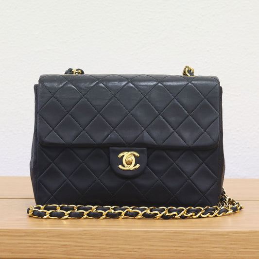 Pre-owned CHANEL Mini Matelasse 20 Lambskin G Black Bag | Luxe Again Maison