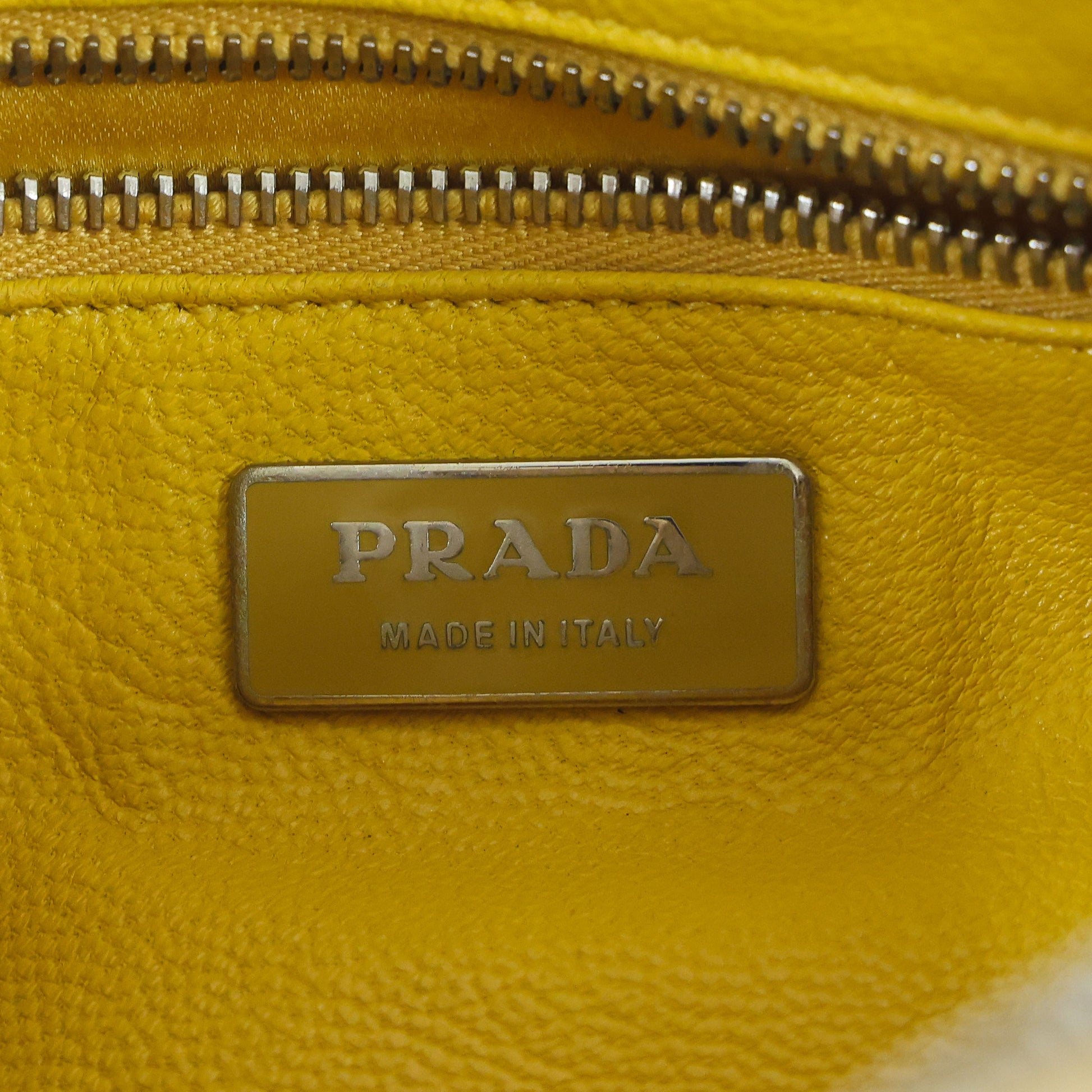 Preloved vintage PRADA Pitone Shoulder Bag Beige BR2828 | Luxe Again Maison