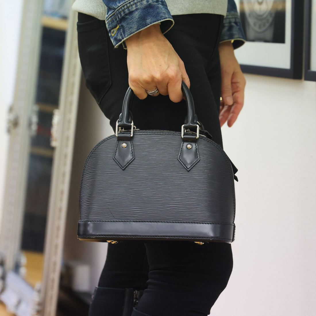 Preloved Louis Vuitton Alma BB Epi Leather Black | Luxe Again Maison