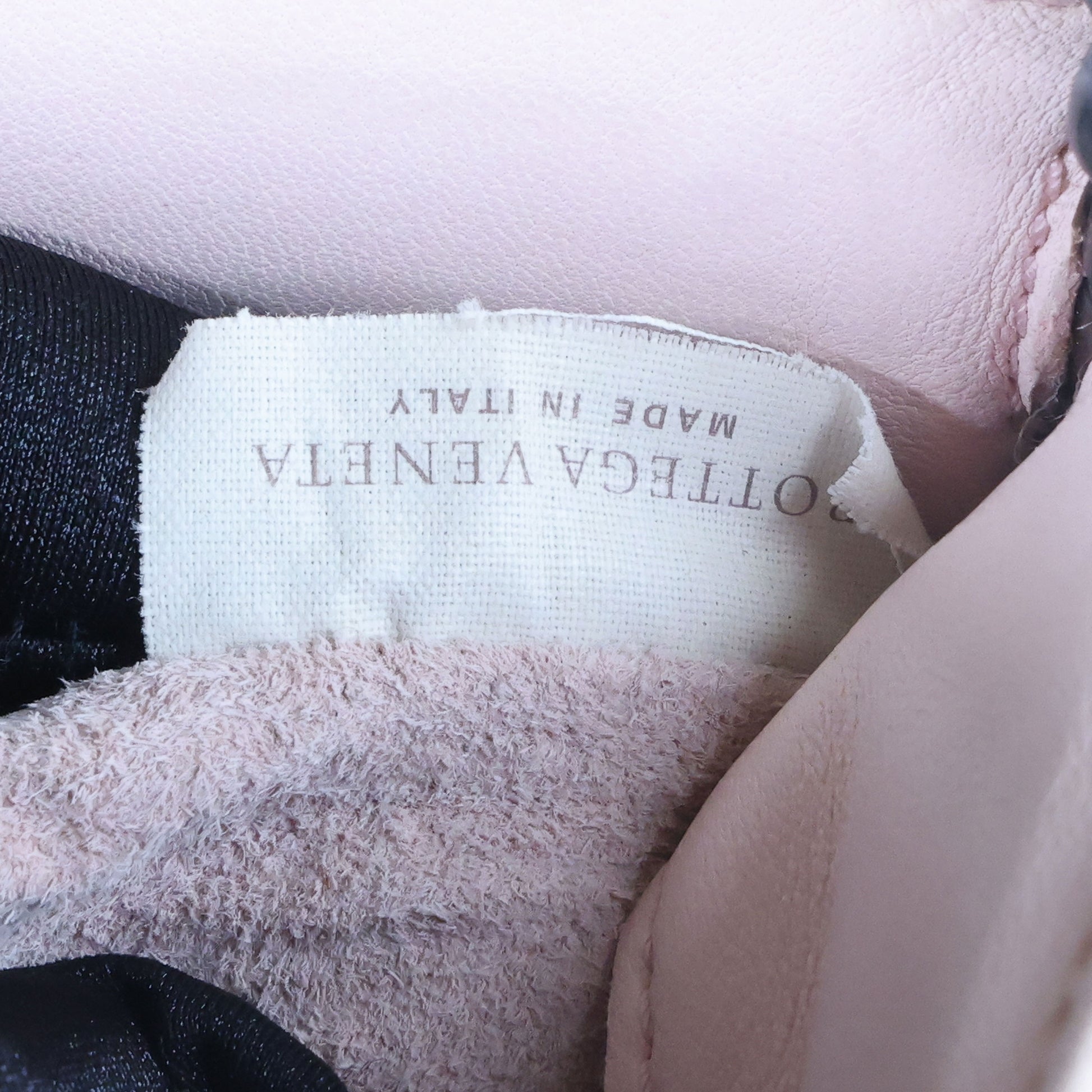 Preowned BOTTEGA VENETA Intrecciato Leather Shoulder Bag Pink | Luxe Again Maison