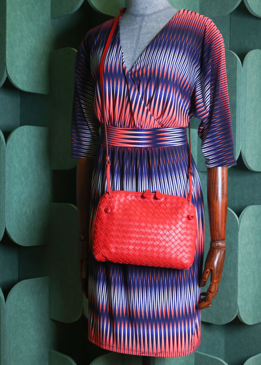 Preowned BOTTEGA VENETA Intrecciato Nodini Shoulder Bag Red | Luxe Again Maison