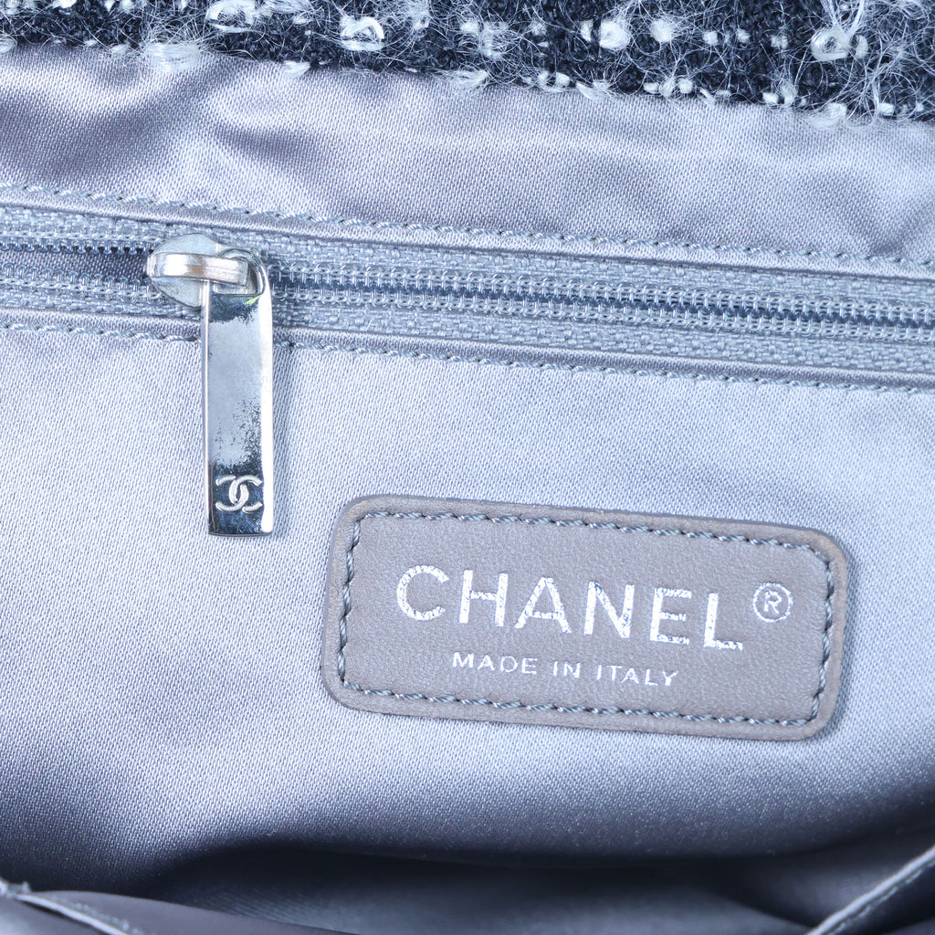 Preowned CHANEL Black Lambskin Leather And Fur Bon Bon Tote Bag | Luxe Again Maison