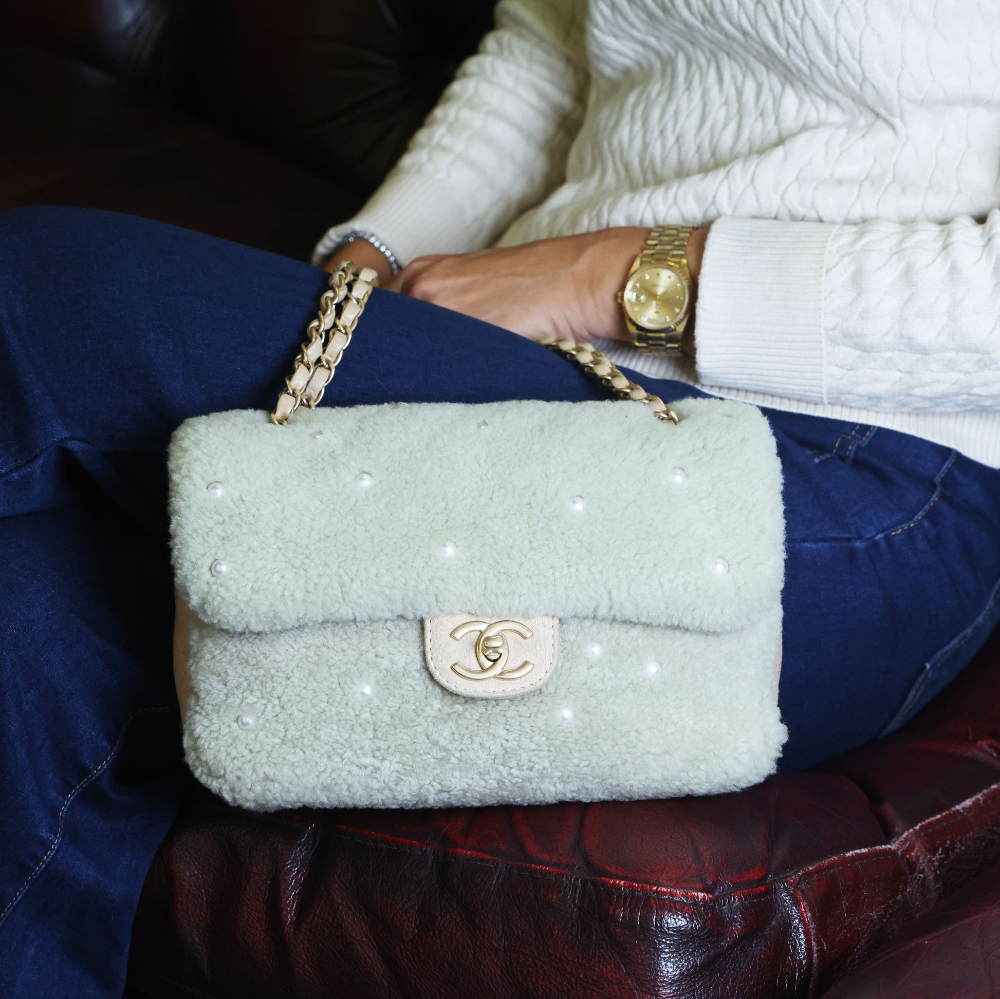 Preowned CHANEL Pearl Mouton Fur Single Flap Double Chain Bag | Luxe Again Maison