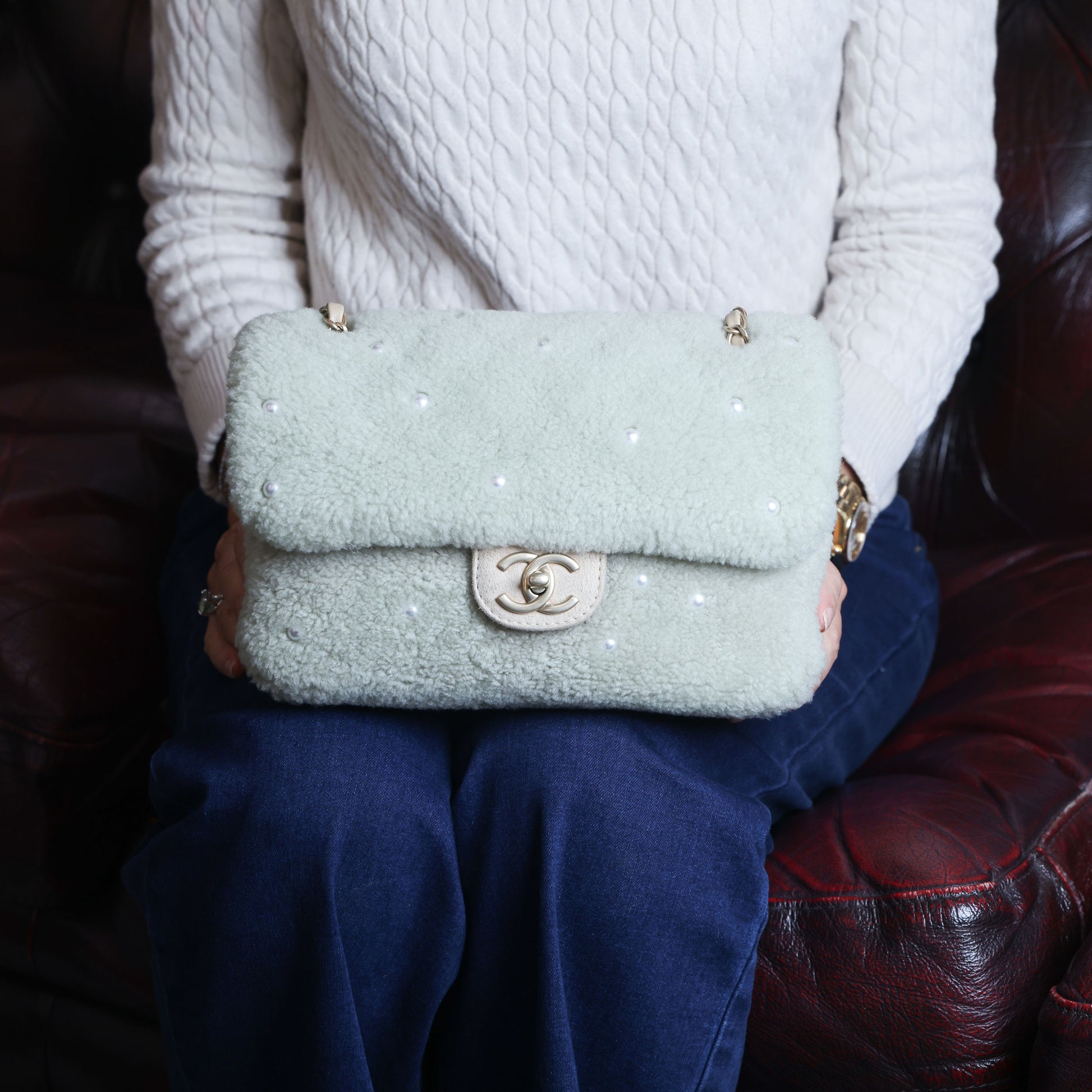 Preowned CHANEL Pearl Mouton Fur Single Flap Double Chain Bag | Luxe Again Maison