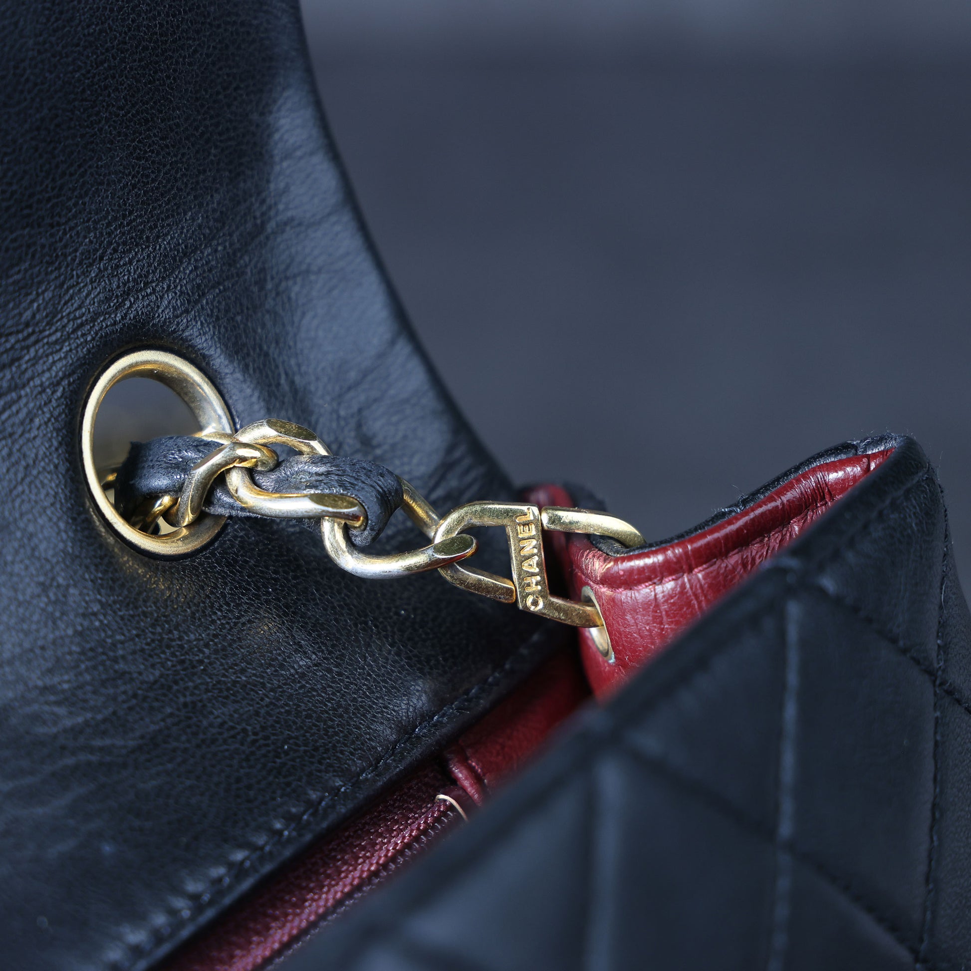 Preowned CHANEL Vintage Matelasse 23 Single Flap Black Lambskin Gold-Tone Hardware 18XXXX3 | Luxe Again Maison