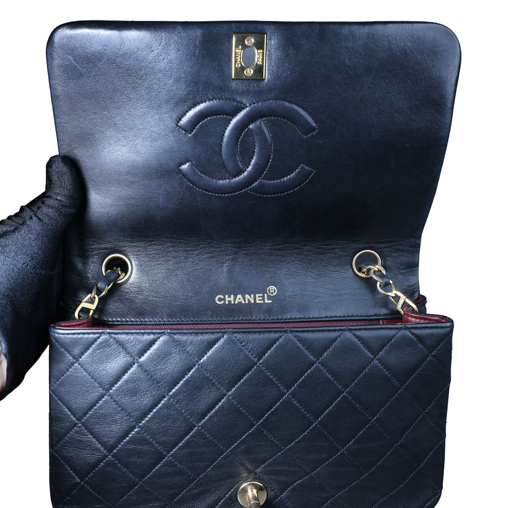 Preowned CHANEL Vintage Matelasse 23 Single Flap Black Lambskin Gold-Tone Hardware 18XXXX3 | Luxe Again Maison
