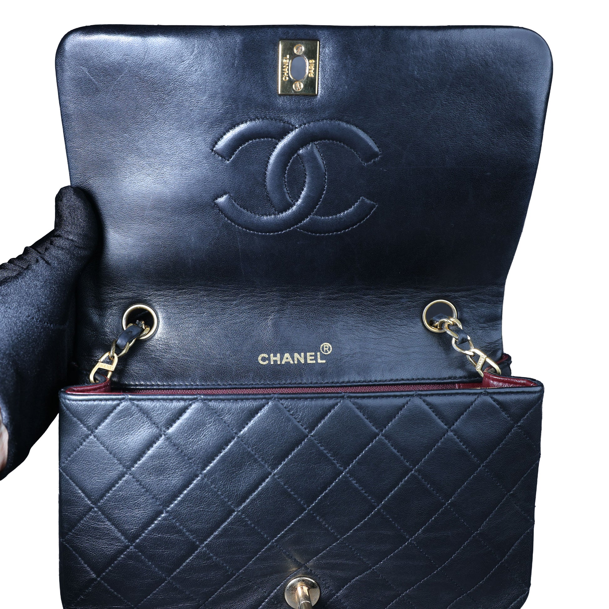 Preowned CHANEL Vintage Matelasse 23 Single Flap Black Lambskin Gold-Tone Hardware 18XXXX3 | Luxe Again Maison