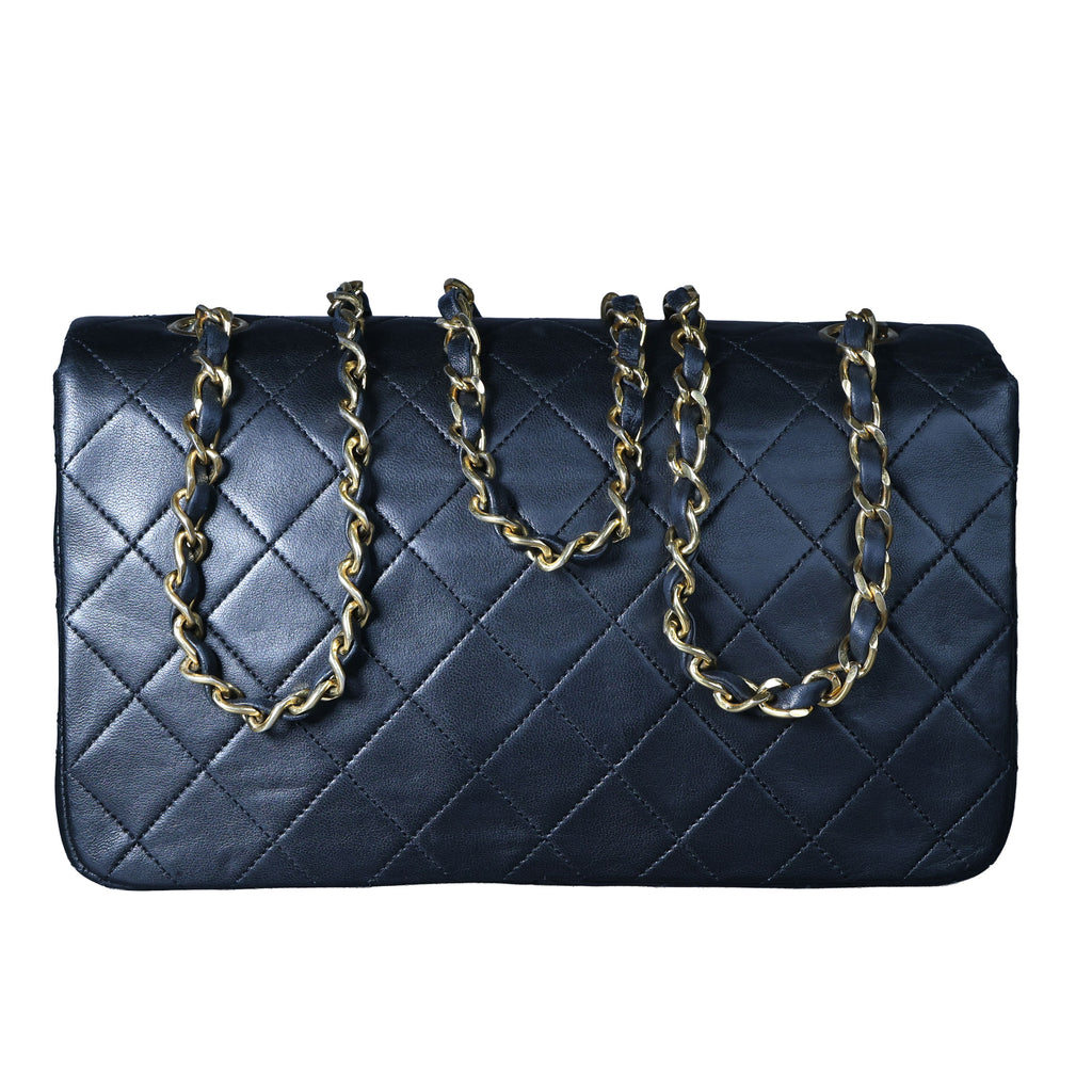 Preowned CHANEL Vintage Matelasse 23 Single Flap Black Lambskin Gold-Tone Hardware 18XXXX3 | Luxe Again Maison