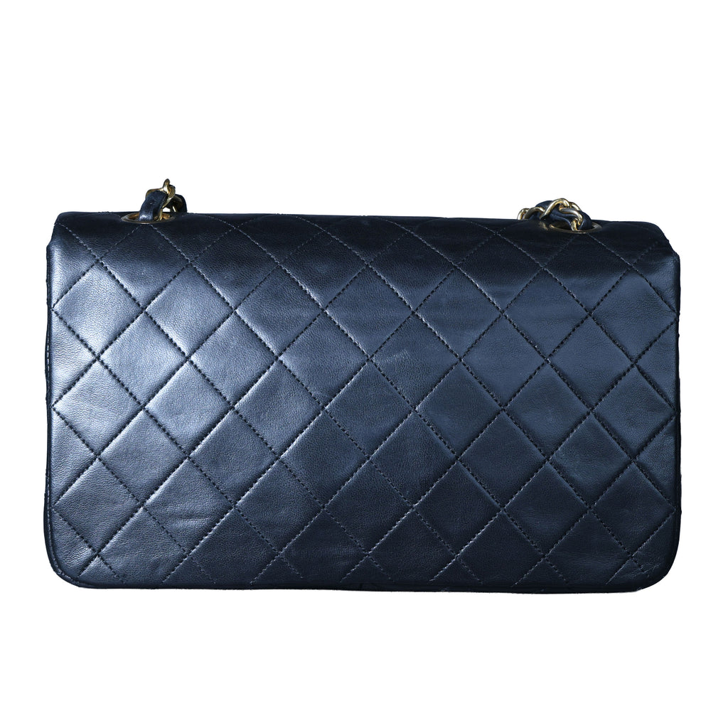 Preowned CHANEL Vintage Matelasse 23 Single Flap Black Lambskin Gold-Tone Hardware 18XXXX3 | Luxe Again Maison