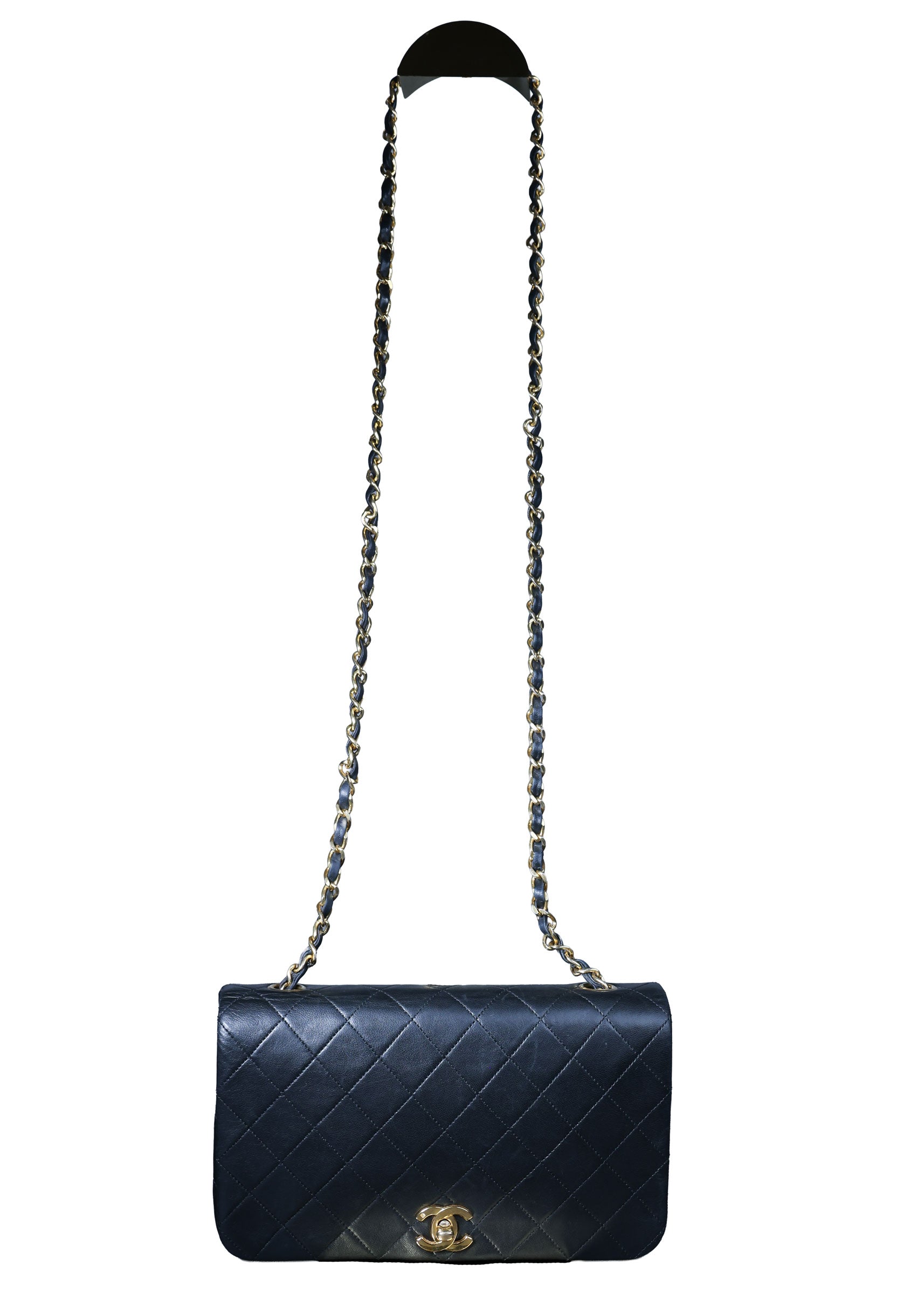 Preowned CHANEL Vintage Matelasse 23 Single Flap Black Lambskin Gold-Tone Hardware 18XXXX3 | Luxe Again Maison