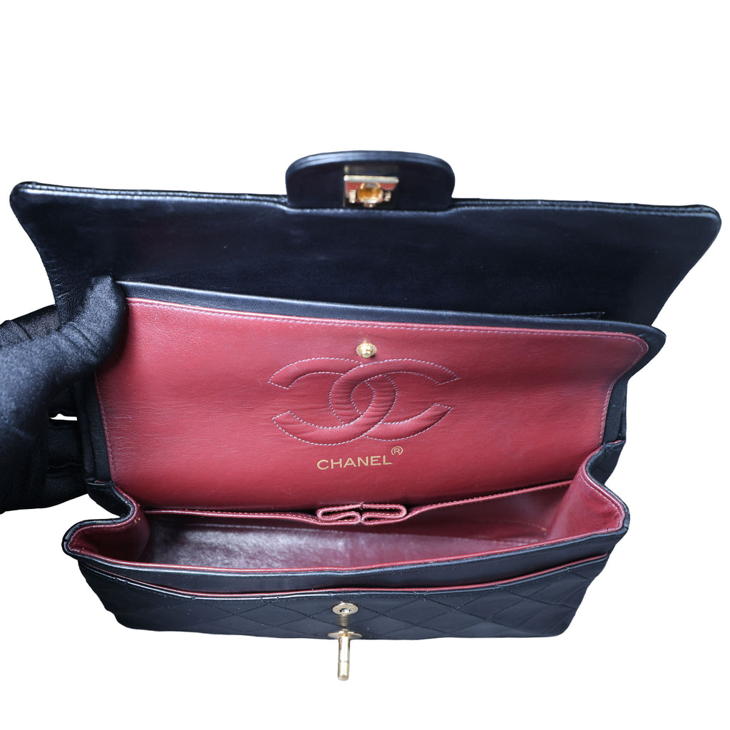 Preowned CHANEL Vintage Matelasse 25 Double Flap Black Lambskin Gold-Tone Hardware 09XXXXX 0 Series | Luxe Again Maison