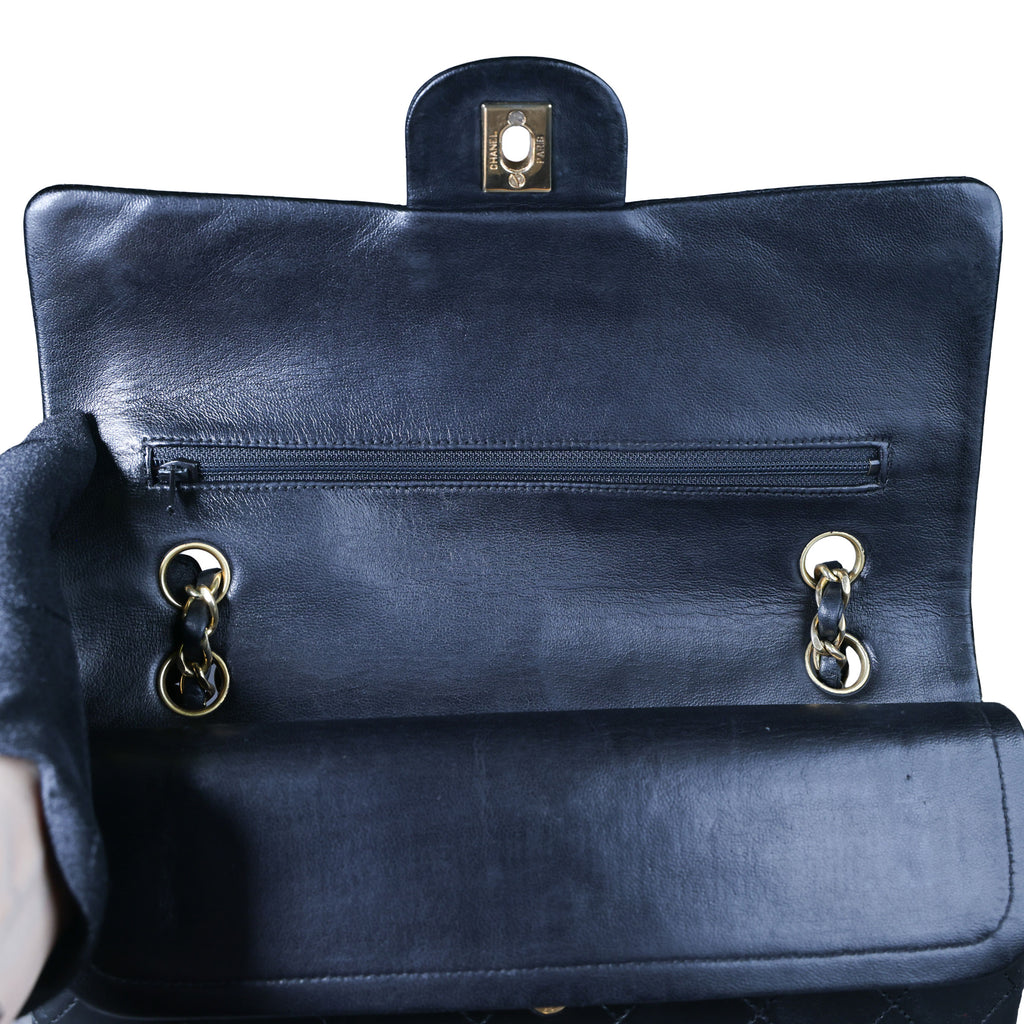 Preowned CHANEL Vintage Matelasse 25 Double Flap Black Lambskin Gold-Tone Hardware 09XXXXX 0 Series | Luxe Again Maison