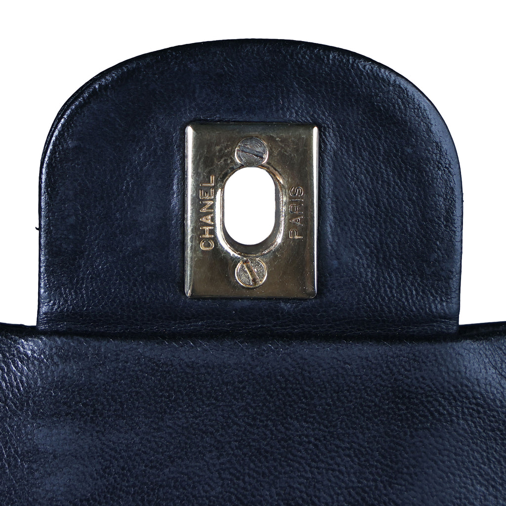 Preowned CHANEL Vintage Matelasse 25 Double Flap Black Lambskin Gold-Tone Hardware 09XXXXX 0 Series | Luxe Again Maison