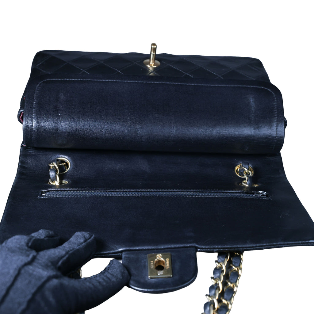 Preowned CHANEL Vintage Matelasse 25 Double Flap Black Lambskin Gold-Tone Hardware 09XXXXX 0 Series | Luxe Again Maison