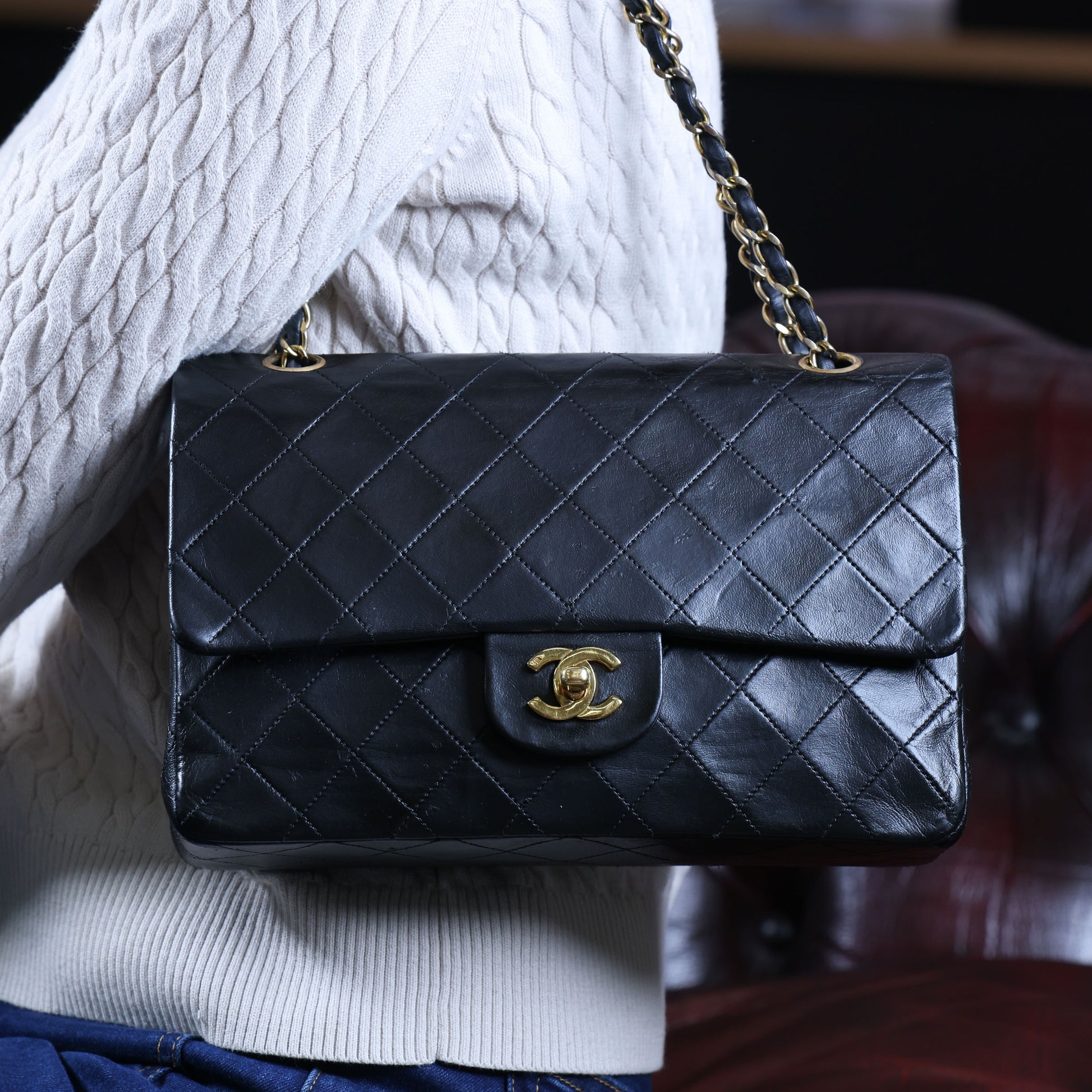 Preowned CHANEL Vintage Matelasse 25 Double Flap Black Lambskin Gold-Tone Hardware 09XXXXX 0 Series | Luxe Again Maison