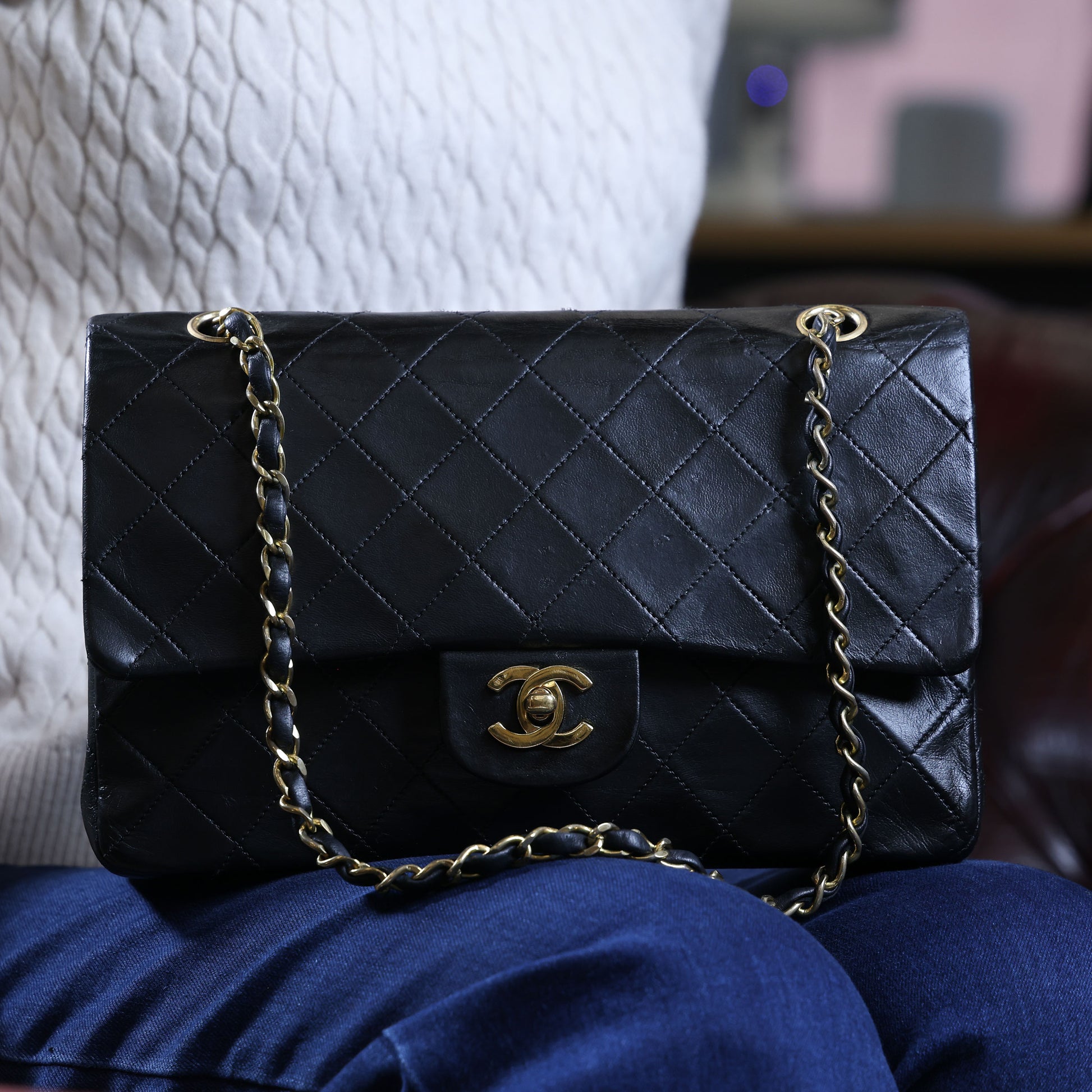 Preowned CHANEL Vintage Matelasse 25 Double Flap Black Lambskin Gold-Tone Hardware 09XXXXX 0 Series | Luxe Again Maison