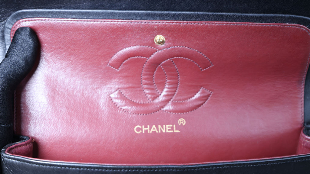 Preowned CHANEL Vintage Matelasse 25 Double Flap Black Lambskin Gold-Tone Hardware 09XXXXX 0 Series | Luxe Again Maison