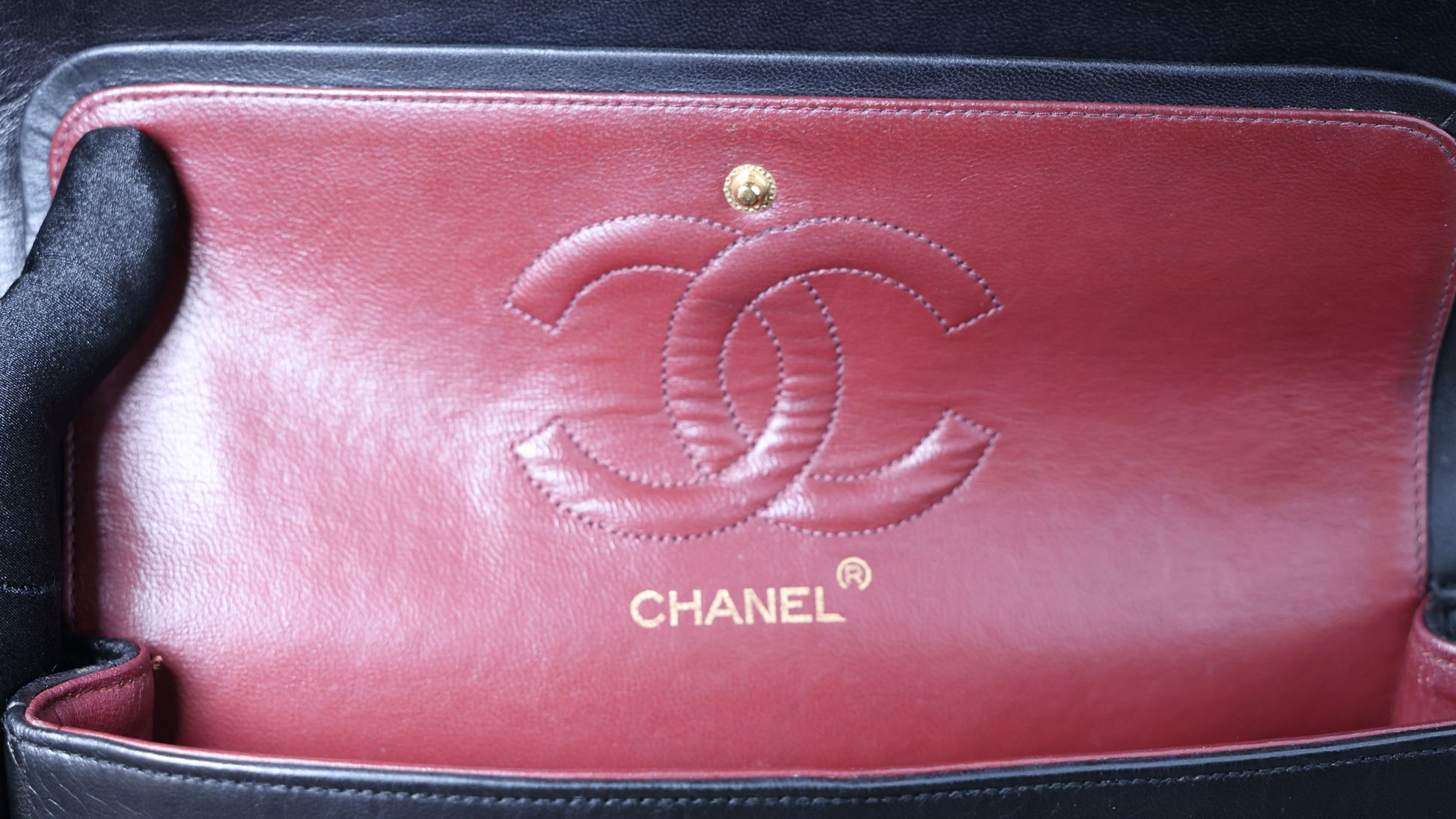 Preowned CHANEL Vintage Matelasse 25 Double Flap Black Lambskin Gold-Tone Hardware 09XXXXX 0 Series | Luxe Again Maison