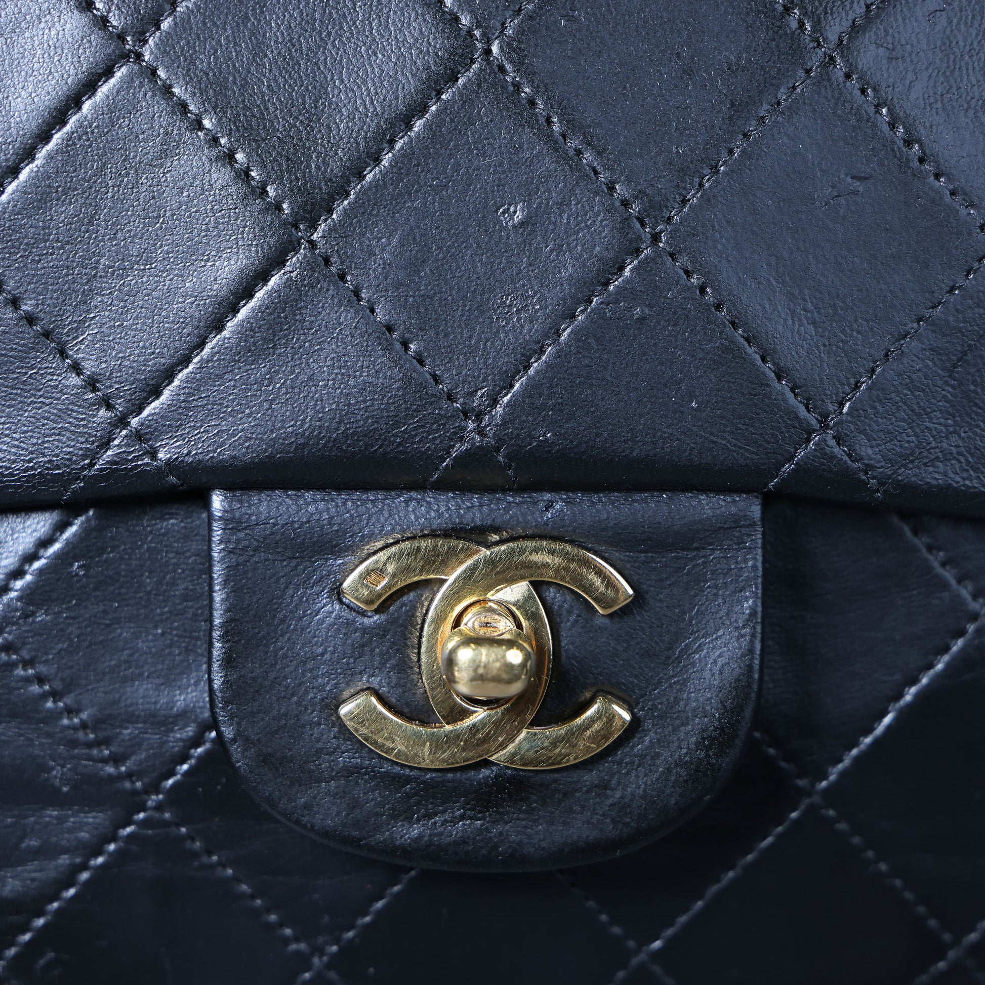 Preowned CHANEL Vintage Matelasse 25 Double Flap Black Lambskin Gold-Tone Hardware 09XXXXX 0 Series | Luxe Again Maison