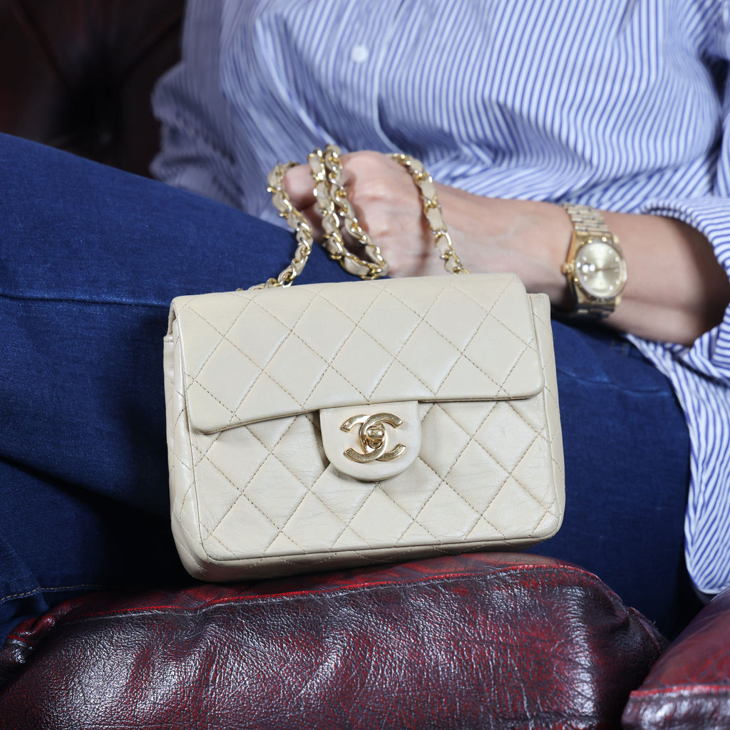 Preowned CHANEL Vintage Mini 17 Matelasse Single Flap Lambskin GHW Beige Bag | Luxe Again Maison