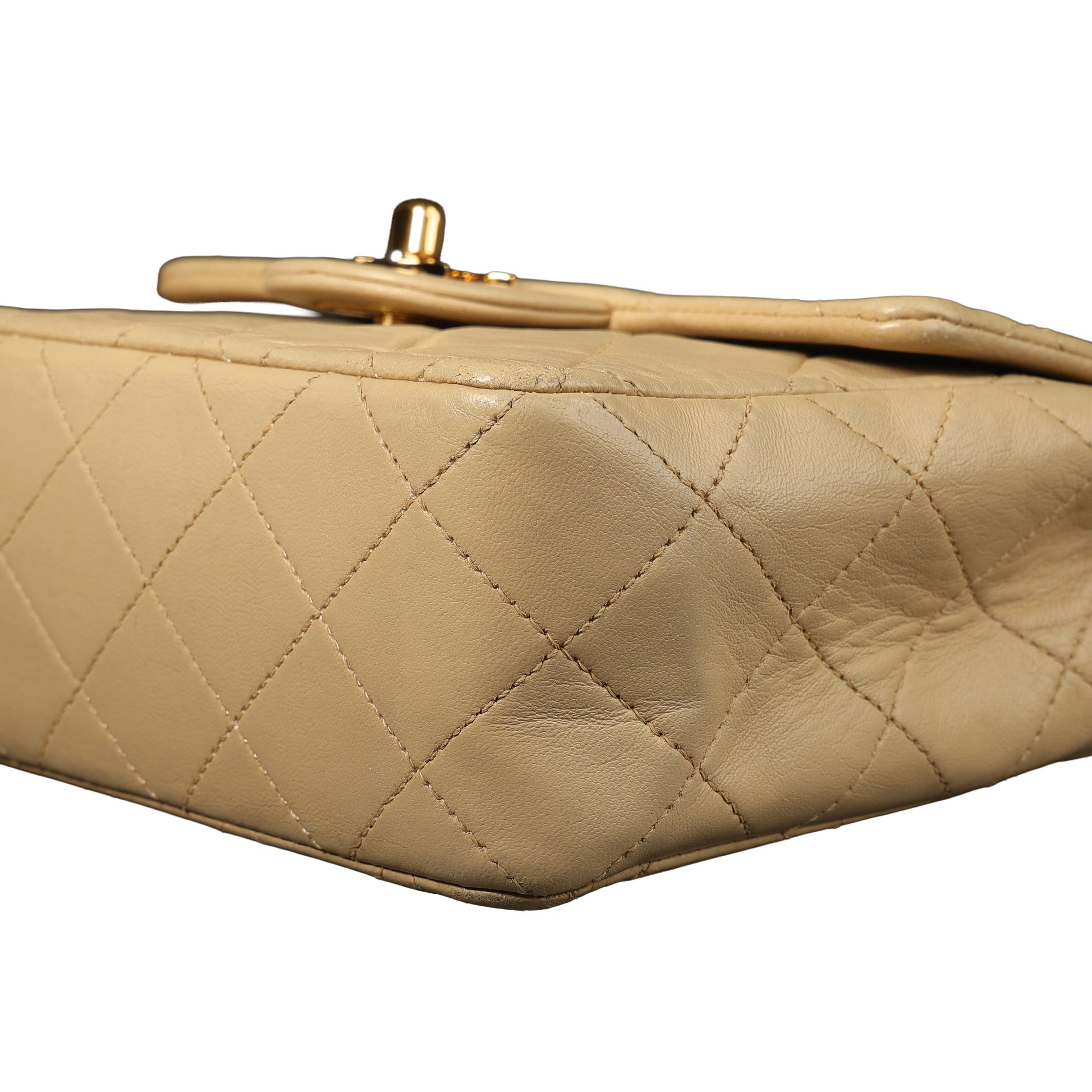 Preowned CHANEL Vintage Mini 17 Matelasse Single Flap Lambskin GHW Beige Bag | Luxe Again Maison