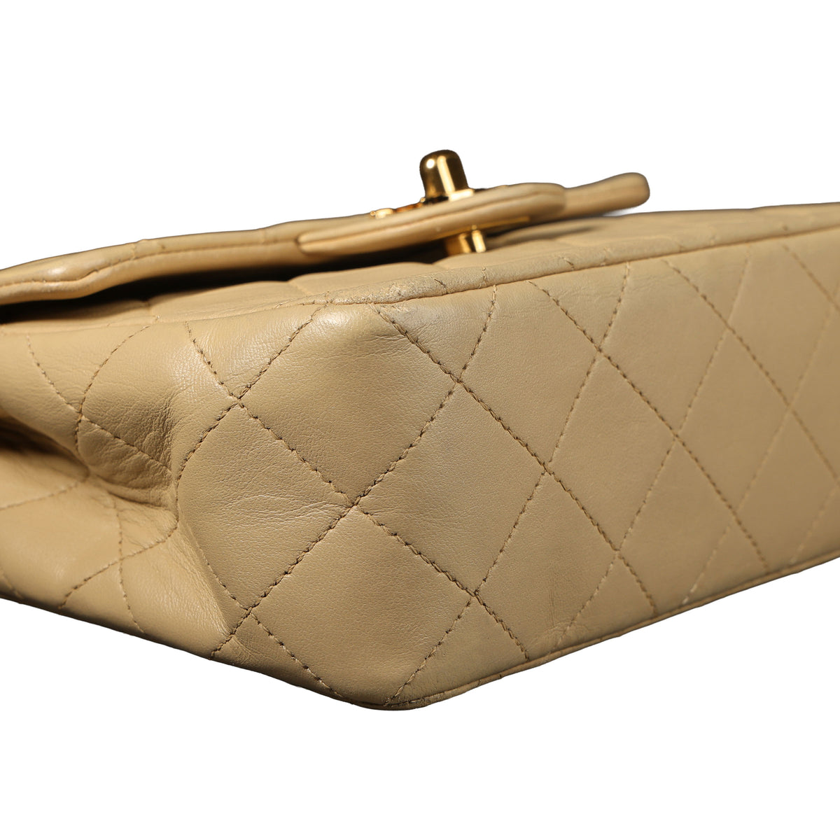 Preowned CHANEL Vintage Mini 17 Matelasse Single Flap Lambskin GHW Beige Bag | Luxe Again Maison