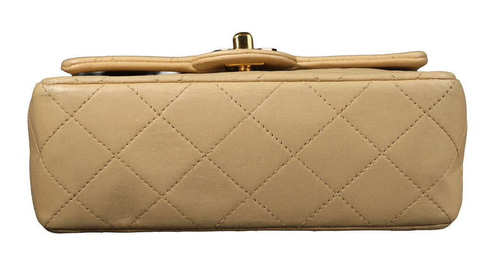 Preowned CHANEL Vintage Mini 17 Matelasse Single Flap Lambskin GHW Beige Bag | Luxe Again Maison