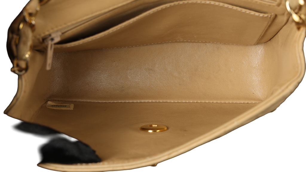 Preowned CHANEL Vintage Mini 17 Matelasse Single Flap Lambskin GHW Beige Bag | Luxe Again Maison
