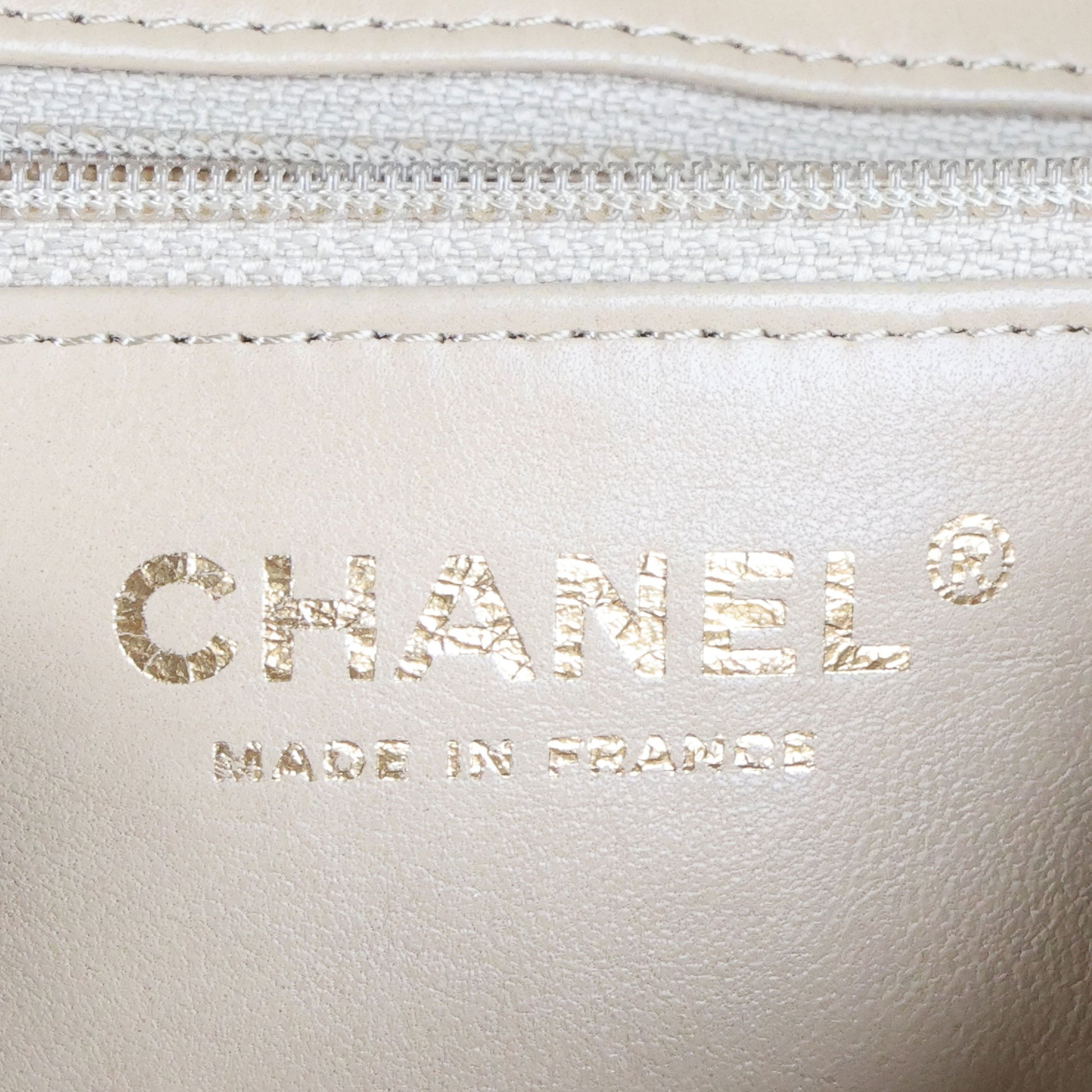 Preowned CHANEL Pearl Mouton Fur Single Flap Double Chain Bag | Luxe Again Maison