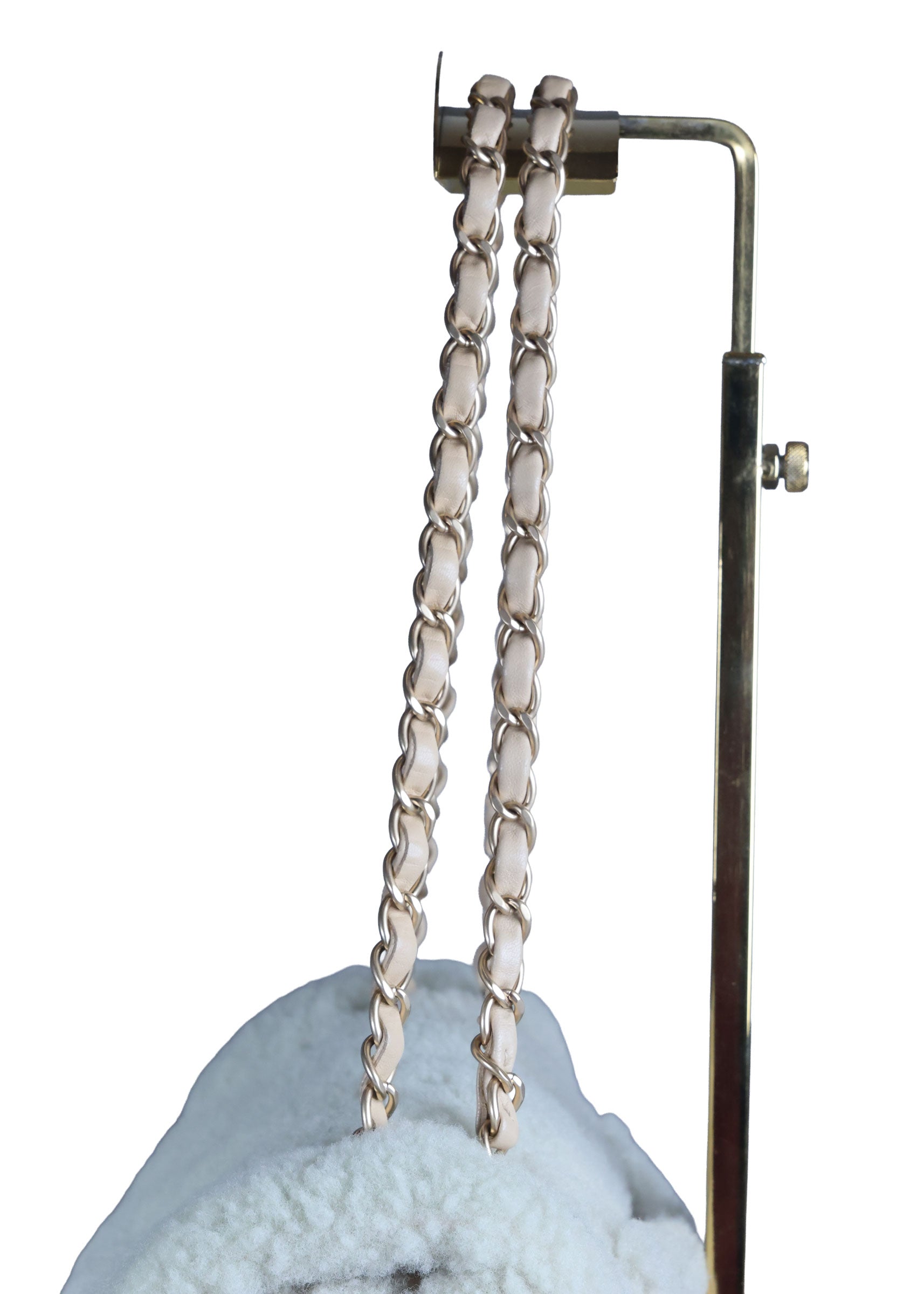 Preowned CHANEL Pearl Mouton Fur Single Flap Double Chain Bag | Luxe Again Maison