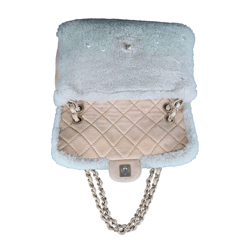 Preowned CHANEL Pearl Mouton Fur Single Flap Double Chain Bag | Luxe Again Maison
