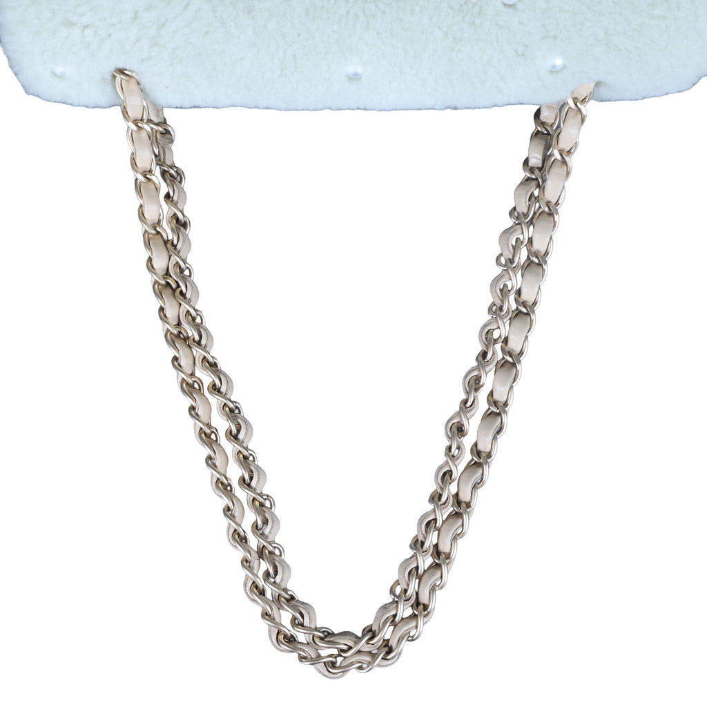 Preowned CHANEL Pearl Mouton Fur Single Flap Double Chain Bag | Luxe Again Maison