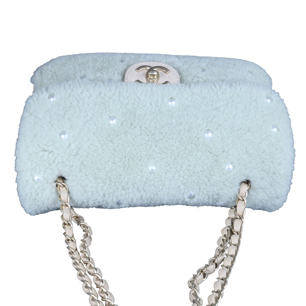 Preowned CHANEL Pearl Mouton Fur Single Flap Double Chain Bag | Luxe Again Maison