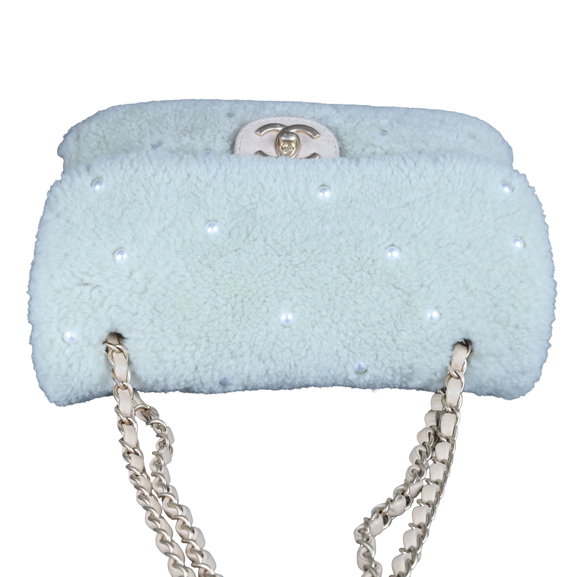 Preowned CHANEL Pearl Mouton Fur Single Flap Double Chain Bag | Luxe Again Maison