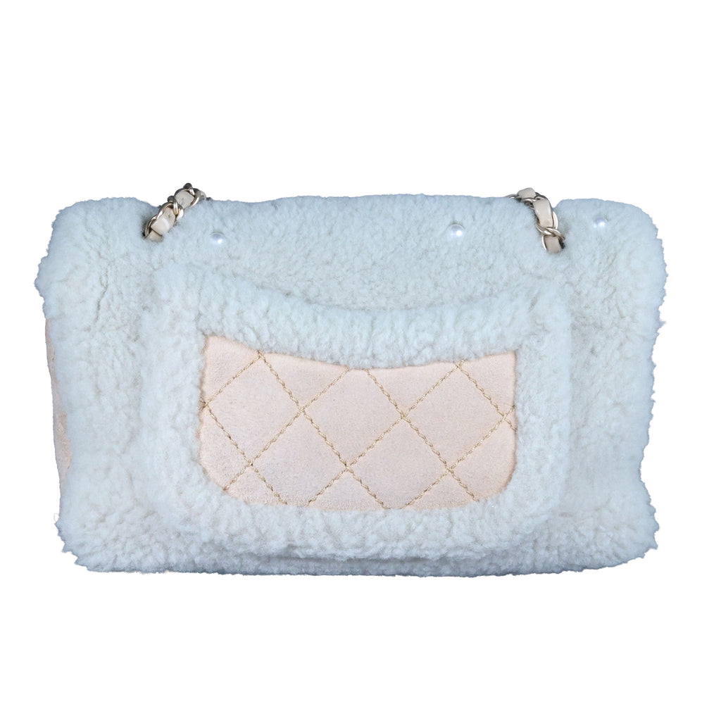 Preowned CHANEL Pearl Mouton Fur Single Flap Double Chain Bag | Luxe Again Maison