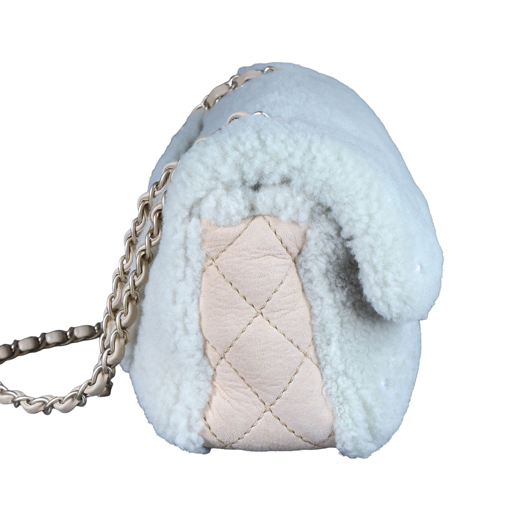 Preowned CHANEL Pearl Mouton Fur Single Flap Double Chain Bag | Luxe Again Maison