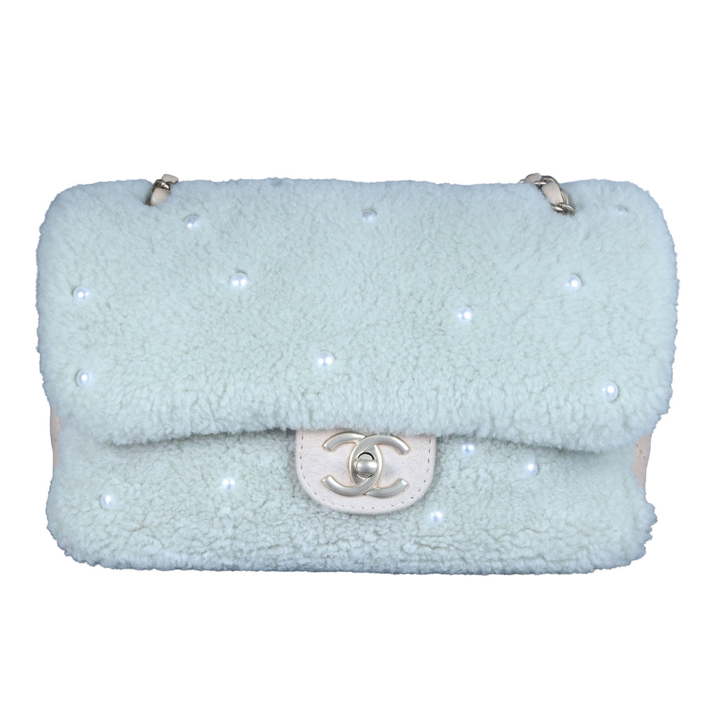 Preowned CHANEL Pearl Mouton Fur Single Flap Double Chain Bag | Luxe Again Maison