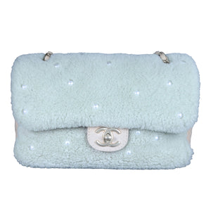 Preowned CHANEL Pearl Mouton Fur Single Flap Double Chain Bag | Luxe Again Maison