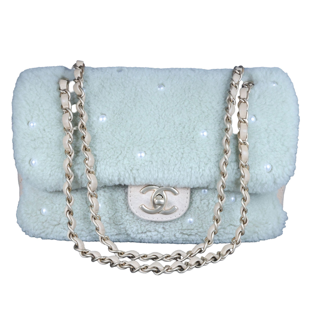 Preowned CHANEL Pearl Mouton Fur Single Flap Double Chain Bag | Luxe Again Maison