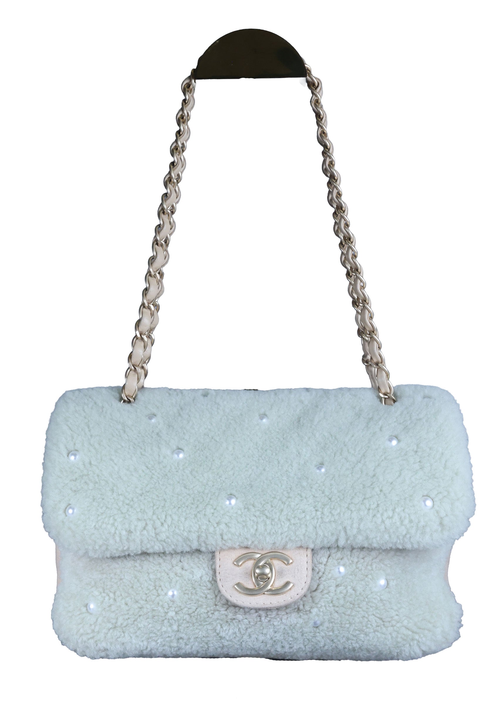 Preowned CHANEL Pearl Mouton Fur Single Flap Double Chain Bag | Luxe Again Maison