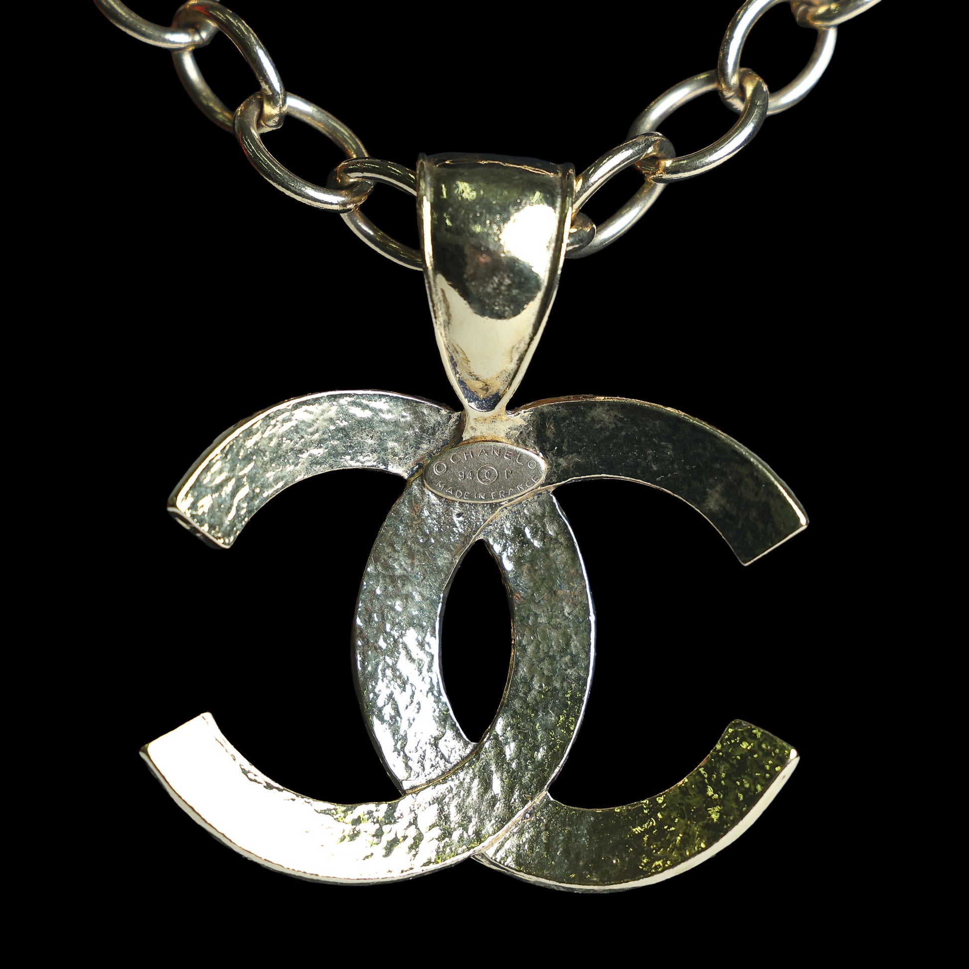 Preowned CHANEL Vintage Gold-Plated COCO Mark 94P Jumbo Necklace | Luxe Again Maison