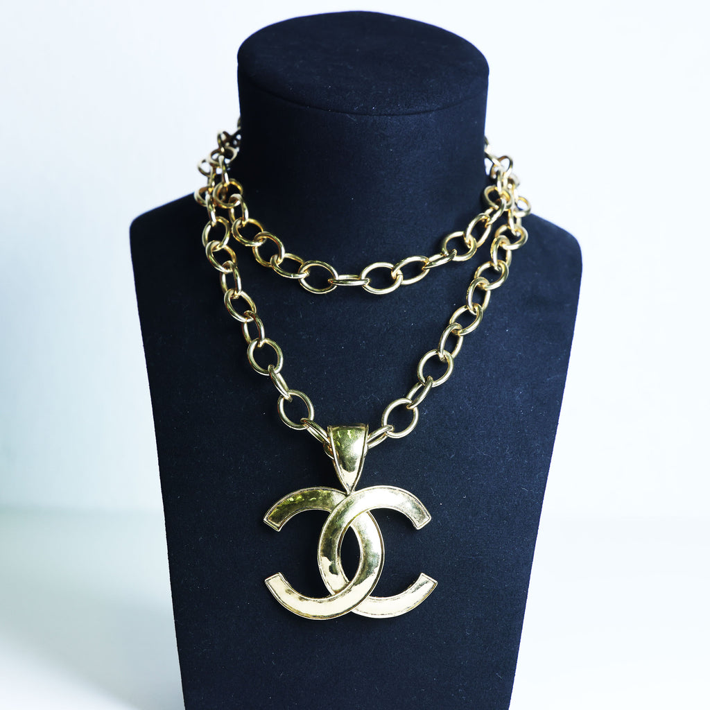Preowned CHANEL Vintage Gold-Plated COCO Mark 94P Jumbo Necklace | Luxe Again Maison