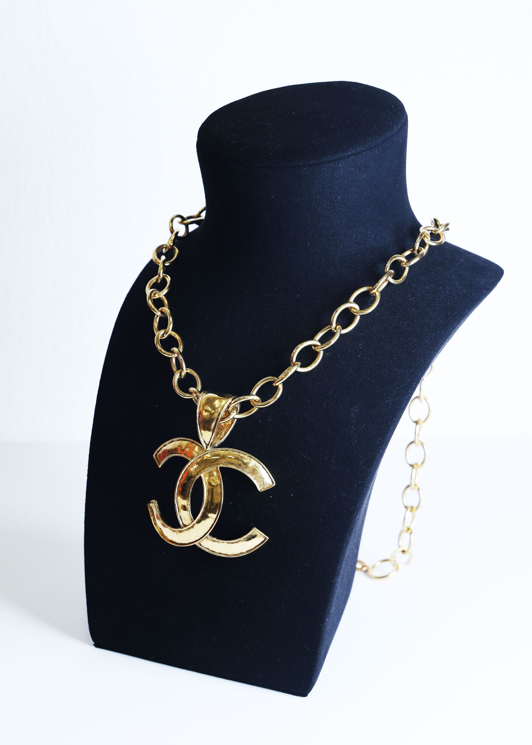 Preowned CHANEL Vintage Gold-Plated COCO Mark 94P Jumbo Necklace | Luxe Again Maison