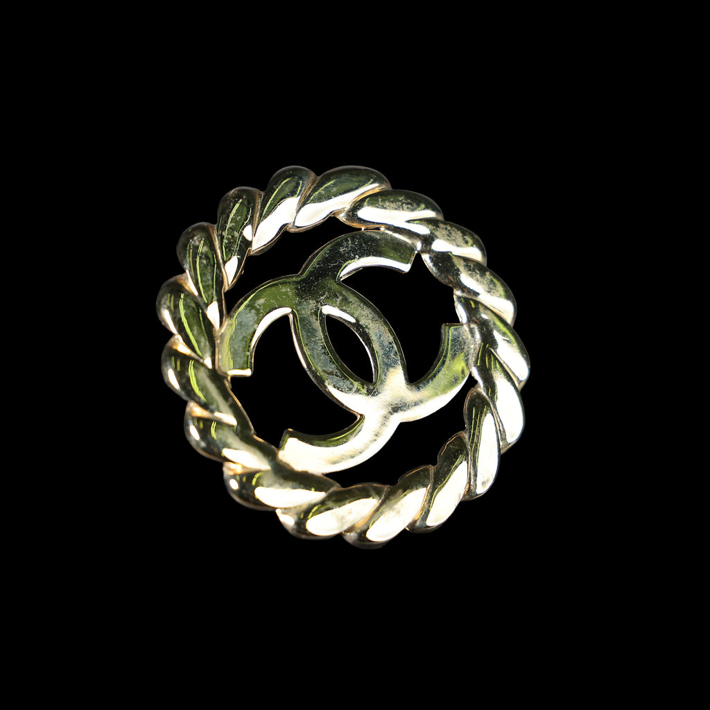 Preowned CHANEL Vintage Coco Mark Circle 93A Brooch GP | Luxe Again Maison