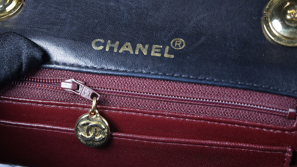 Preowned CHANEL Vintage Kelly Top Handle Matelasse Leather GHW Black | Luxe Again Maison