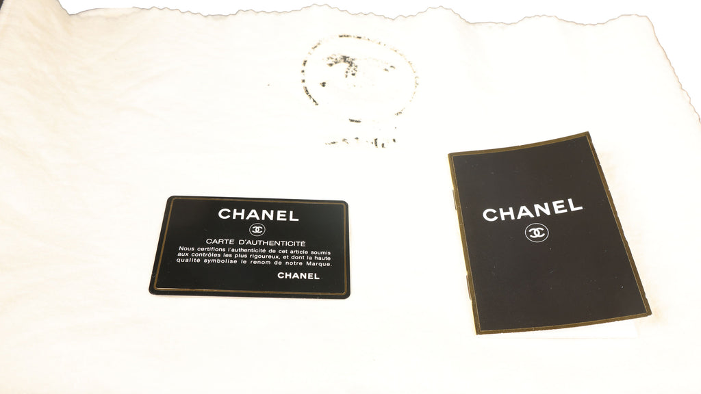 Preowned CHANEL Vintage Matelasse 34 Maxi Classic Flap Black Lambskin GHW 31XXX47 | Luxe Again Maison
