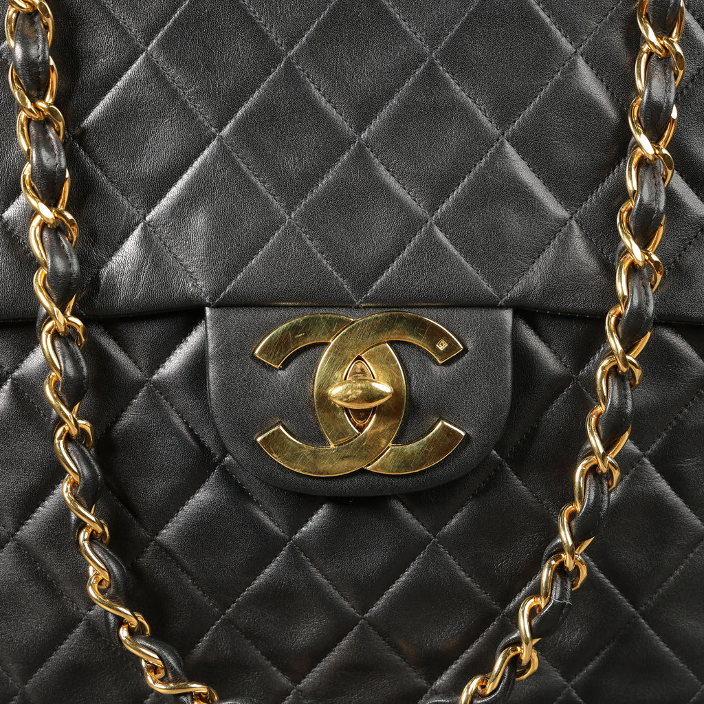 Preowned CHANEL Vintage Matelasse 34 Maxi Classic Flap Black Lambskin GHW 31XXX47 | Luxe Again Maison